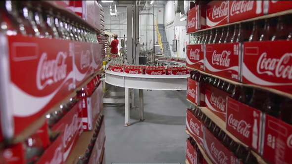 Sem experiência: Solar Coca-Cola anuncia nova vaga para Auxiliar de Produção